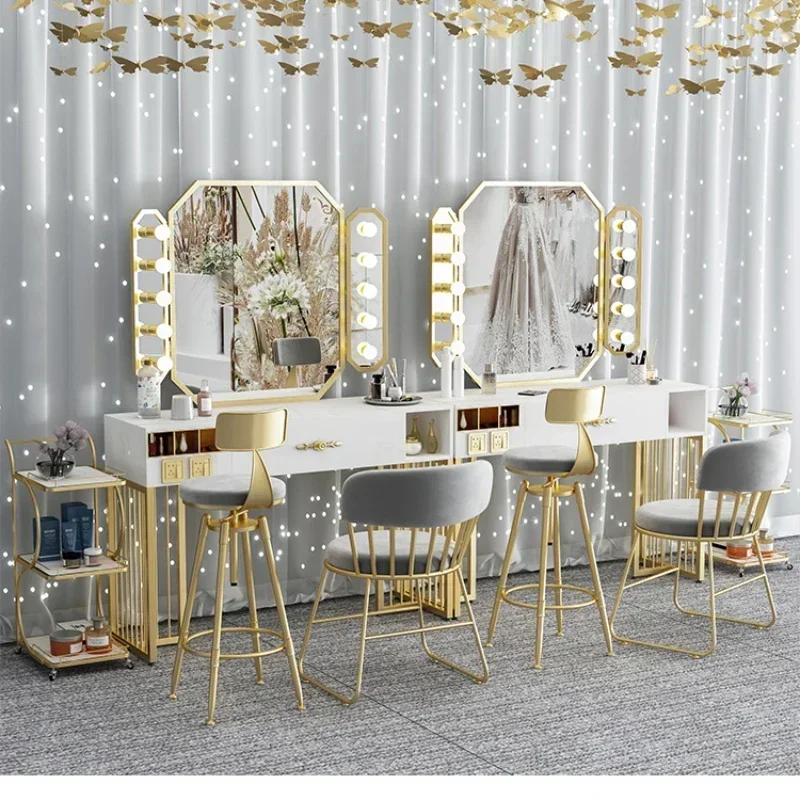 Photo studio rock dresser make - đánh giá và giá Beauty And Makeup Studio
